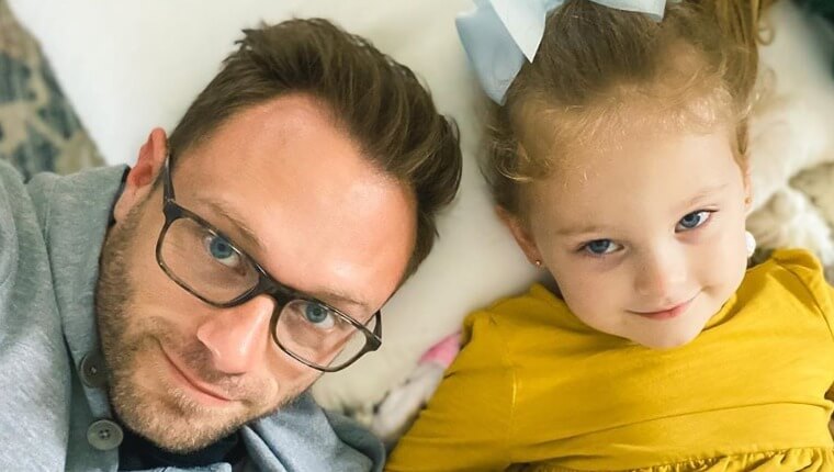 TLC 'OutDaughtered' Spoilers: Adam Takes the Girls Out - Who's Kissing The Quints?
