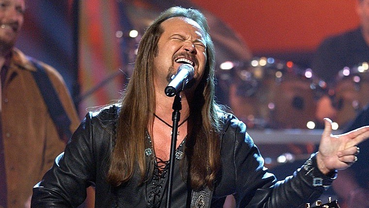 Travis Tritt Finds It Strange That Musicians From The '60s & '70s Are Now Against The Idea Of Free Speech
