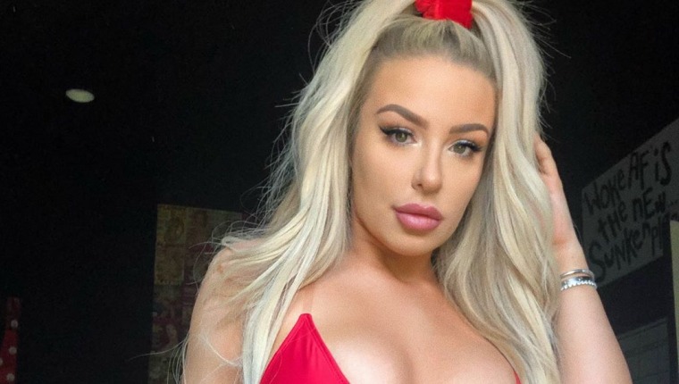 Tana Mongeau INSERTS Herself In The Middle Of Emma Chamberlain's Drama