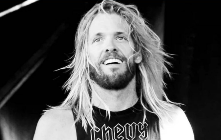 taylor hawkins foo fighters black and white