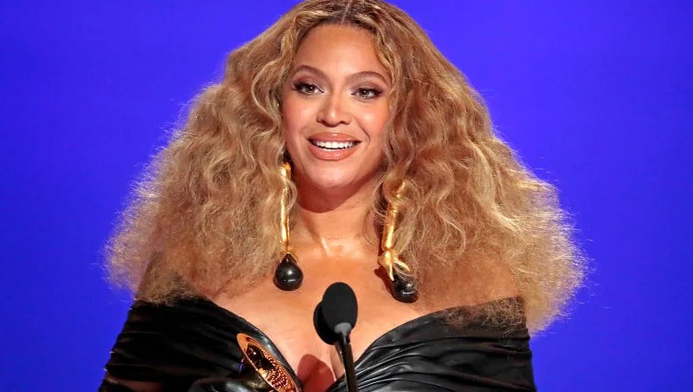 Beyonce Announces New Album After Six-Year Break