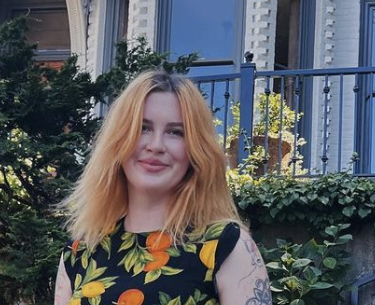Ireland Baldwin has denied rumors she receives a monthly allowance from her parents
