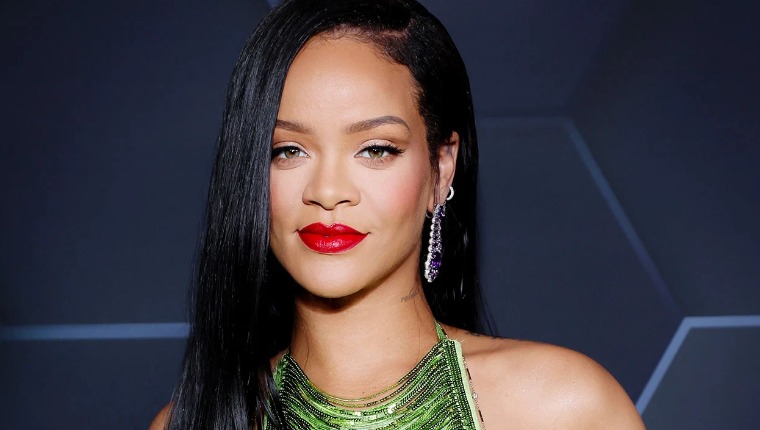 Super Bowl Halftime Show: No T. Swift, Rihanna In Discussions To Headline?