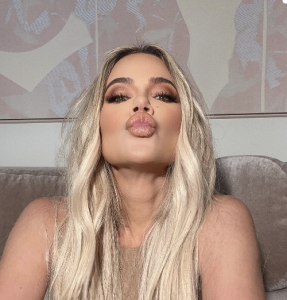 Khloé Kardashian brutally trolls herself and calls herself fat