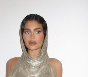 Kylie Jenner Shows Off Her lipstick top