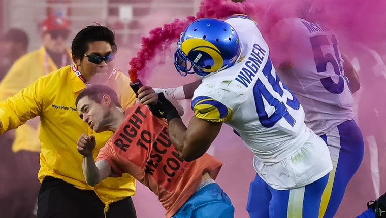 Los Angeles Rams Bobby Wagner CRUSHES Smoke-Bomb-Wielding Animal Rights Activists Who Rushed The Field On MNF