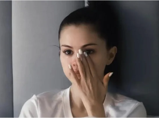 Selena Gomez Breaks Down In Trailer Of Her New Documentary