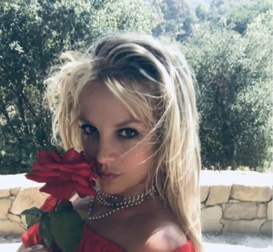 Britney Spears Shuns Sam Asghari On Instagram Live