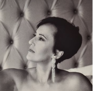 Cancer-Survivor Model Became First Woman To Win Beauty Pageant With One Breast