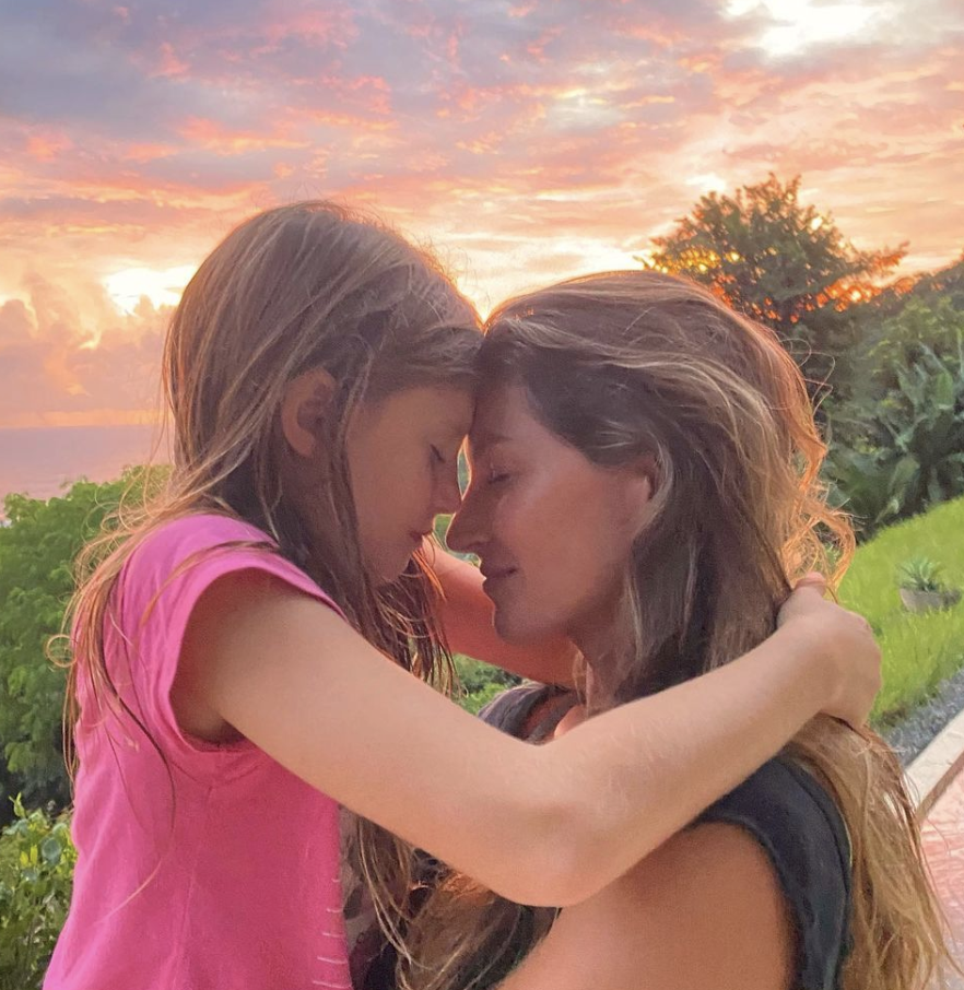 Gisele Bündchen Spotted On Costa Rica Vacation With Kids Following Tom Brady Divorce