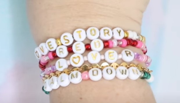 Taylor Swift Friendship bracelets