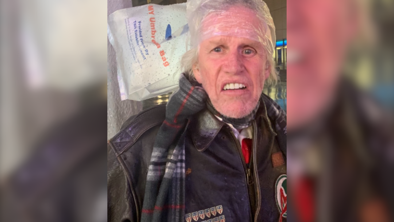 Actor Gary Busey Drops Trou And Pees In PUBLIC! Has He Lost The Last Of His Marbles