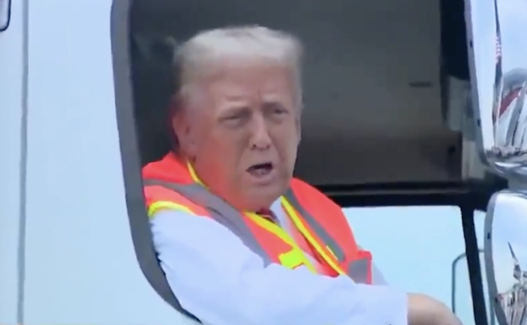 donald trump garbage truck green bay wisconsin