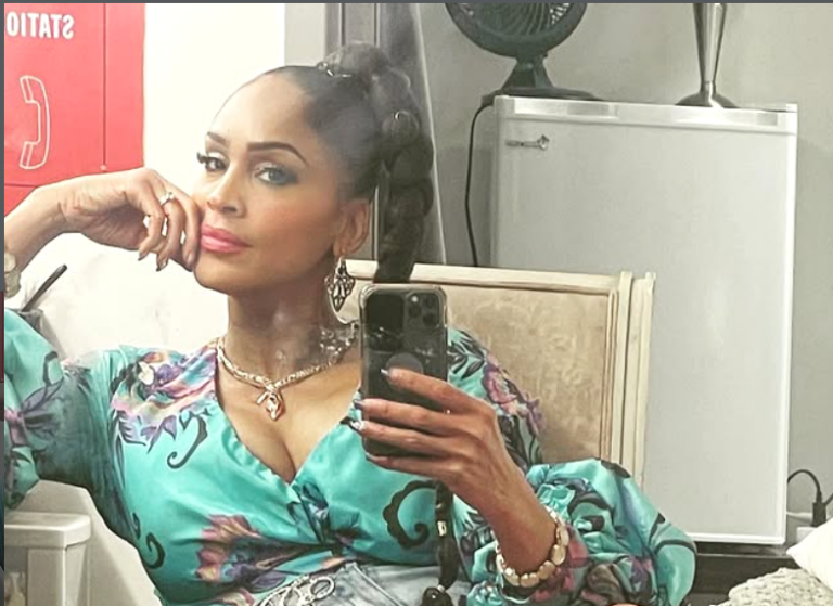 Nikki Crawford as Lexie